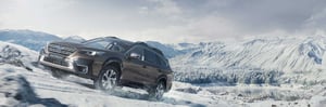 Der Subaru Outback im Schnee