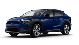 Der Subaru Solterra in blau