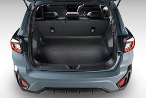 Laderaumschalenmatte in schwarz im Kofferraum liegend